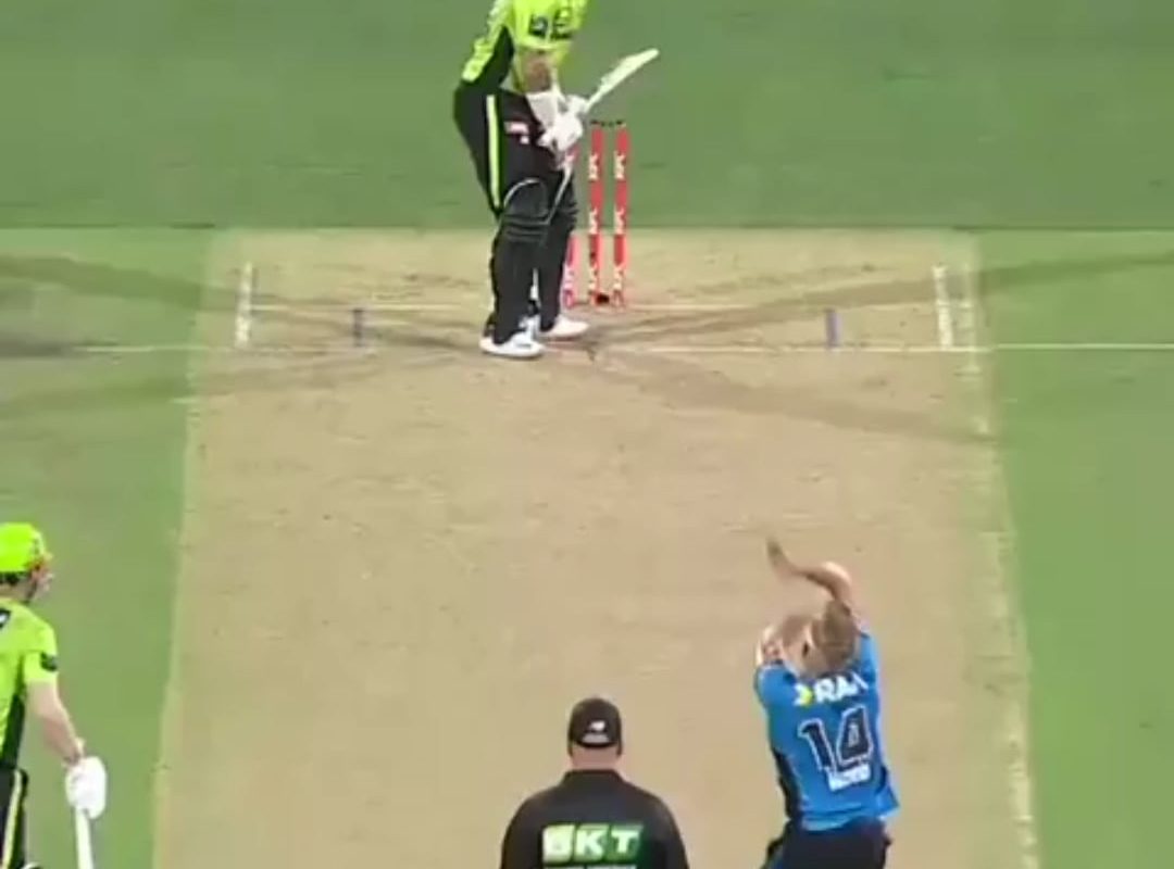 One handed crowd catch.