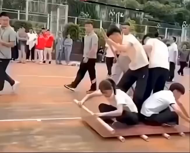 Perfect coordination of these four to move forward