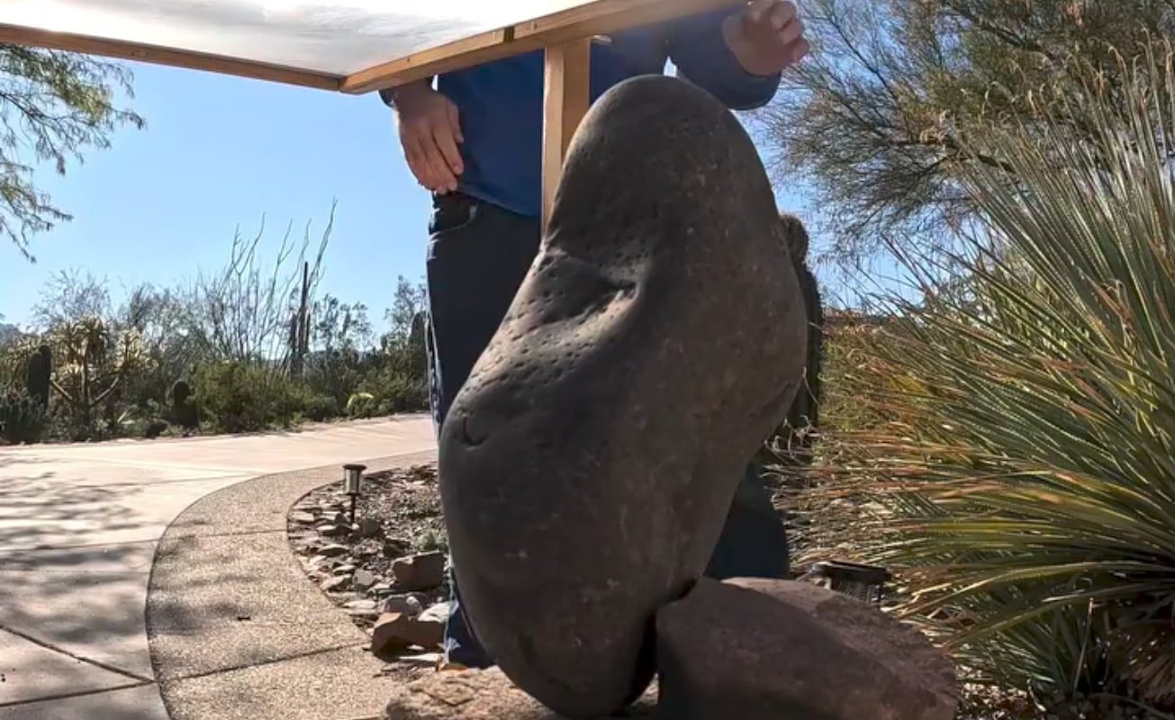 Rock bursting under a solar death ray