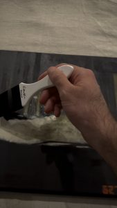 Satisfying oil painting varnish.