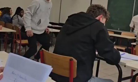 Teacher brings order into the classroom💀