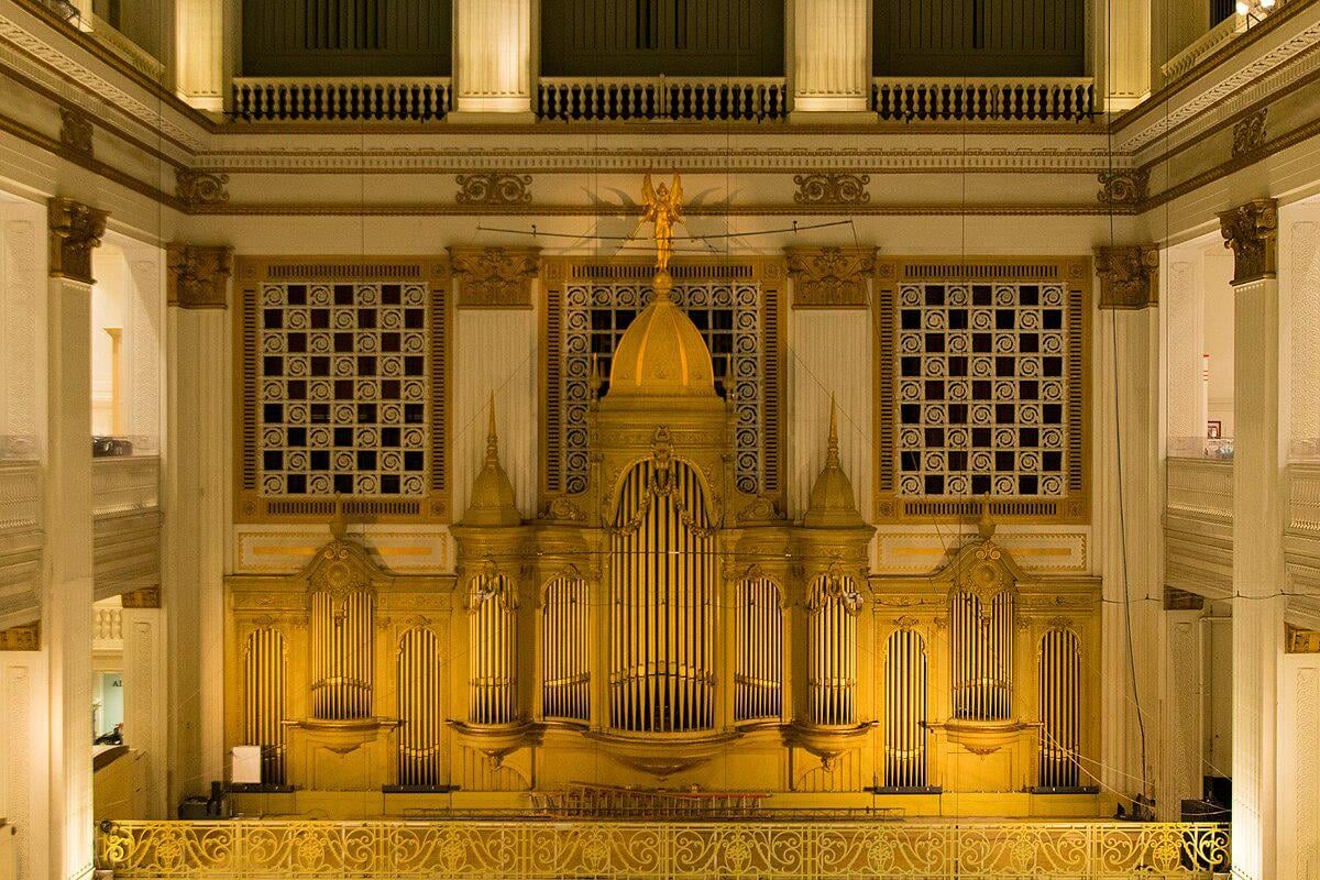 The Wanamaker organ in Philadelphia, PA is the largest in the world and has over 28,000 pipes.