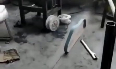 The belt rolls forward while perfectly holding its shape