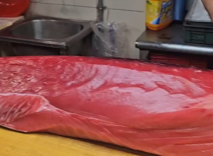 The perfect cut of a tuna