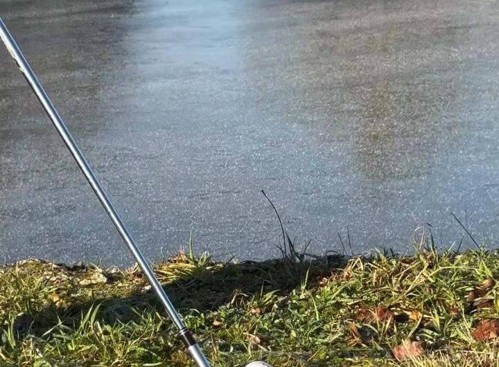 The sound of a golf ball on ice