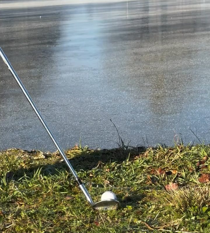 The sound of a golf ball on ice