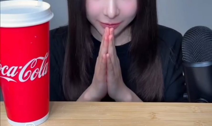 The sound of her eating is so satisfying for some reason and I usually hate eating noises