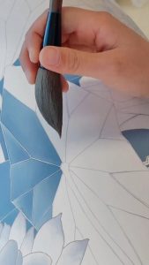 The way the ink/paint fills up the shape, then dries out is mesmerizing