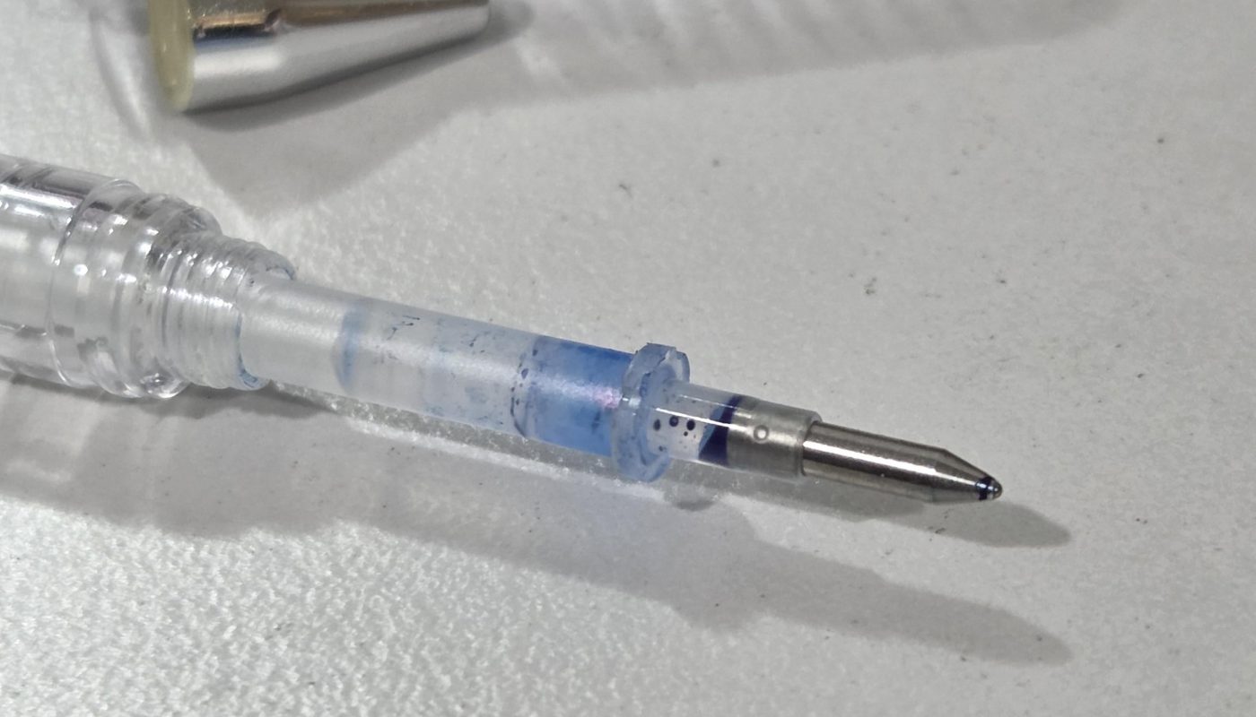 Used up my pen until the ink is finished without loosing it.