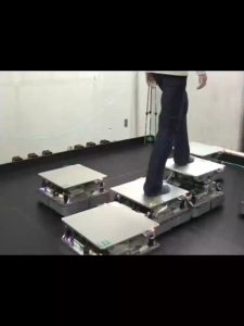 VR floor that shuffles itself under your feet while you walk