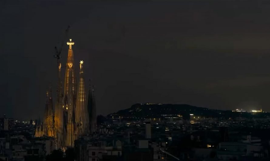 100 years after his death, Antoni Gaudí looks upon the completion of his masterpiece, the Tower of Jesus Christ in the Sagrada Família
