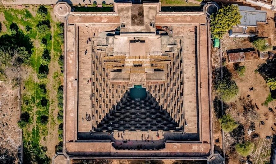1200 year old stepwell in Rajasthan, India