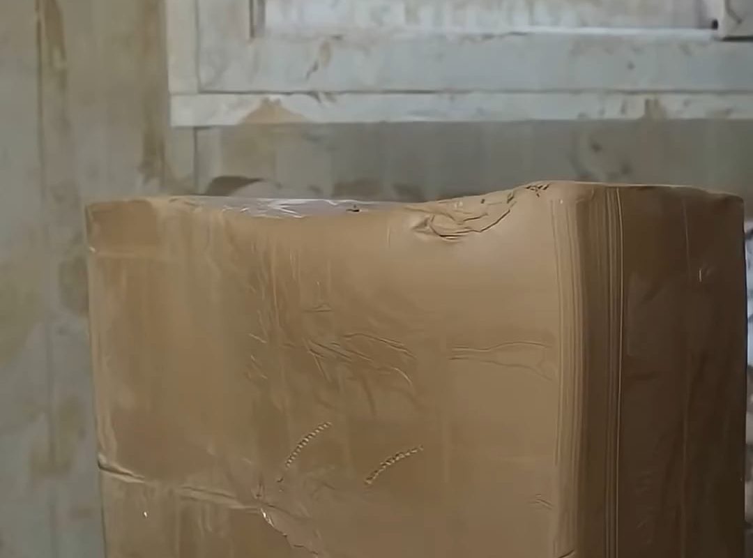 This Artisan has been making jars for over 50 years.