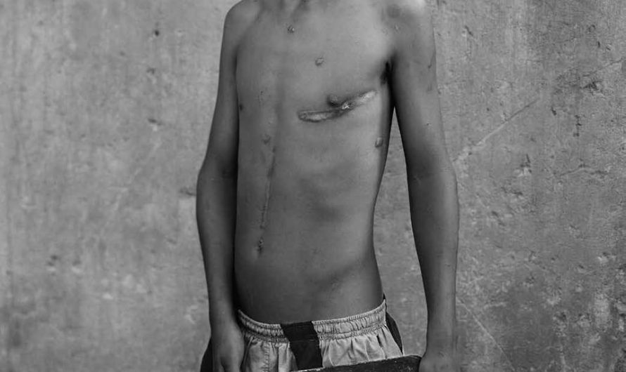 “A Map of Latin American Dreams” a photo series that explores the desires and hopes of individuals throughout Latin America. Their voices are expressed on a hand held blackboard with chalk writing responding to the request, “Can you write down a wish or a dream that you have?”