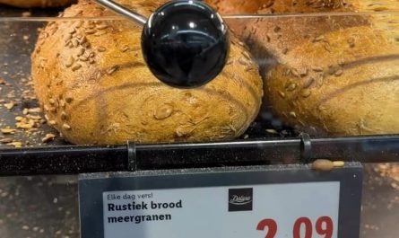 A bread slicing machine