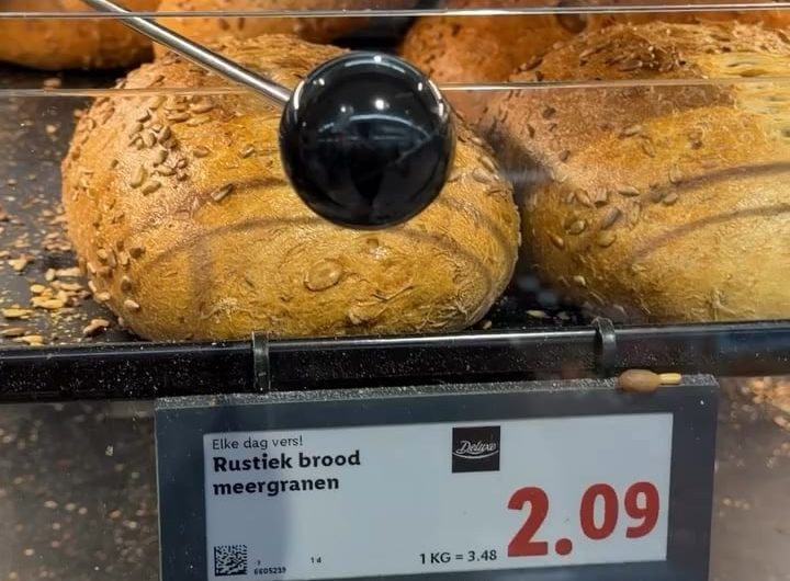 A bread slicing machine