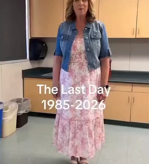 A teacher packing on her last day as a teacher, ending 41 years journey of teaching.