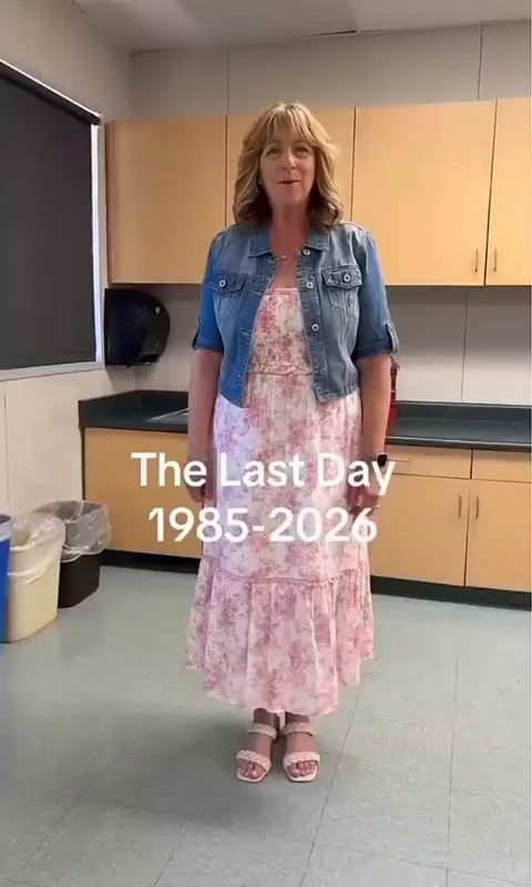 A teacher packing on her last day as a teacher, ending 41 years journey of teaching.