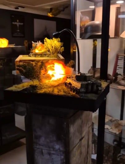 Absolutely crazy war dioramas.