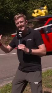 Absolutely insane throw and catch during the Tour de France