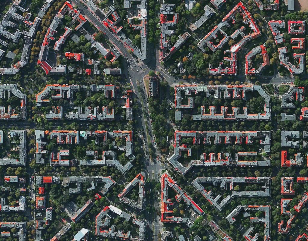 Aerial view of a well-ordered Berlin suburb.