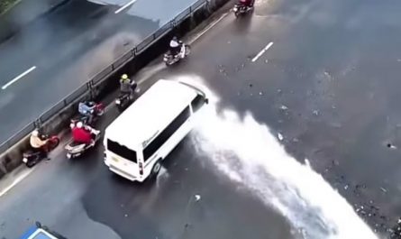Bro saved alot of other drivers by shielding a broken pipe