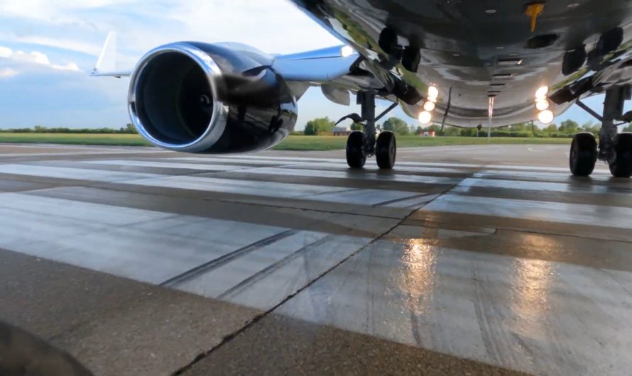 Camera mounted on the nose landing gear of a 737 during take off