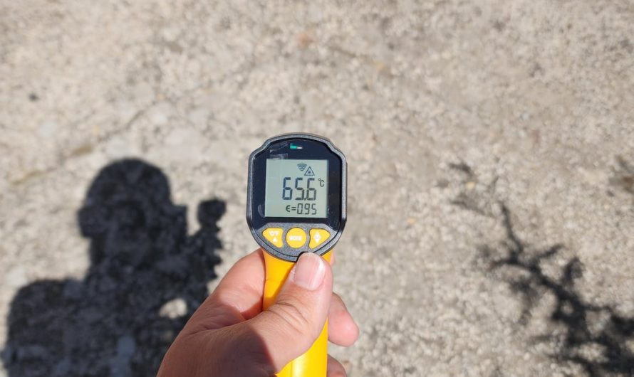 Concrete under the sun and under the shadow, on a 40º day (Portugal)