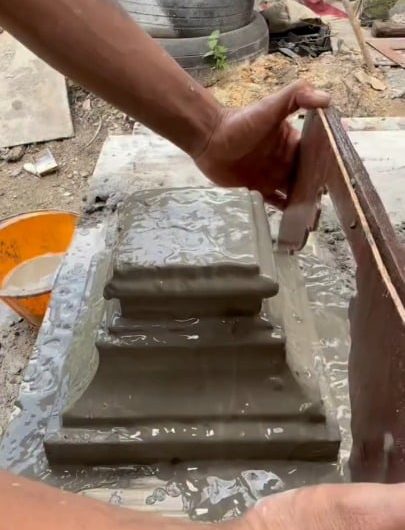 Creating wall fence decorations from concrete