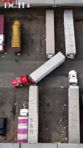 Elite 18 wheeler parking job