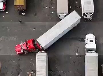 Elite 18 wheeler parking job