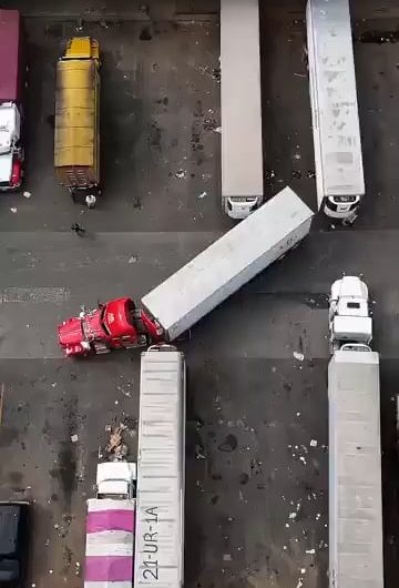 Elite 18 wheeler parking job