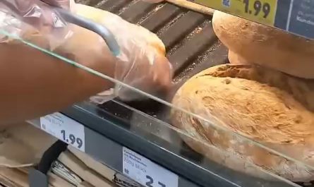 German bread cutter