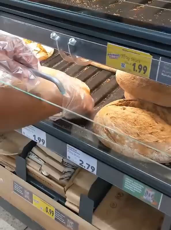 German bread cutter
