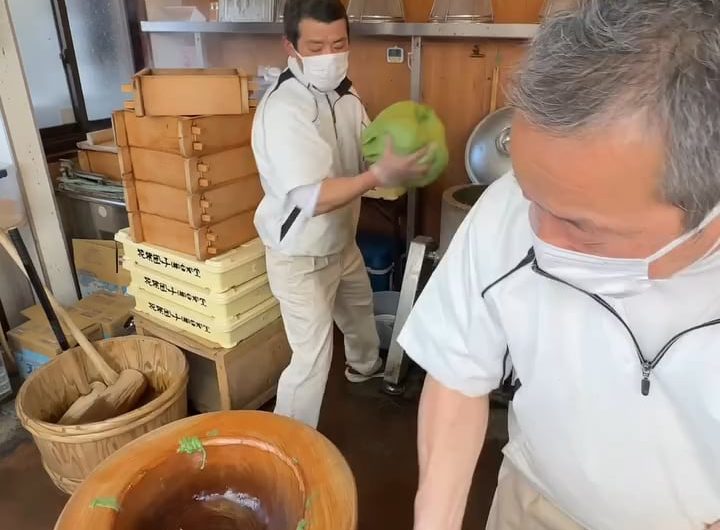 How mochi is made in Japan