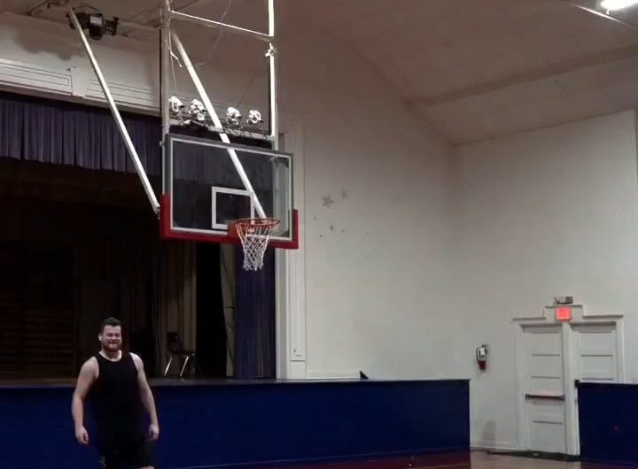 Impressive juggling skills by spencethejuggler
