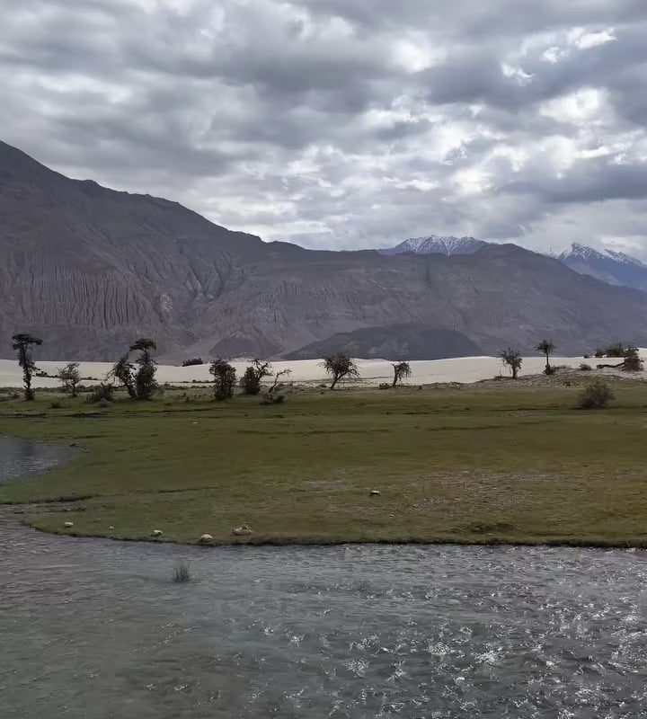 India casually having mountains, rivers, sand dunes and clouds in the same frame but surprise in end.