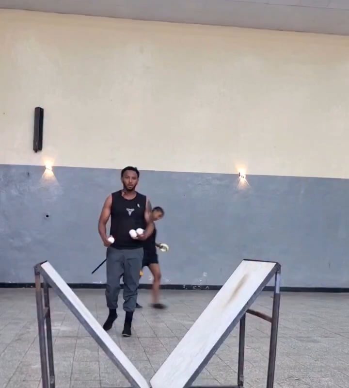 Juggling balls by ajlove452