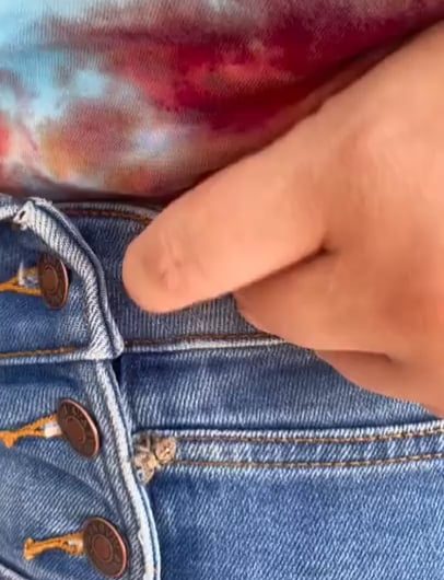 Jumping spider climbs a lady’s leg so she sics it on a fly