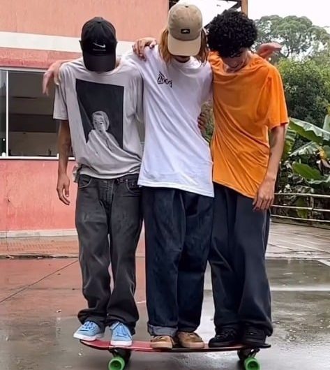 Kickflip threesome