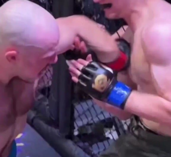MMA fighter realized his arm was broken AFTER delivering the finishing blow.