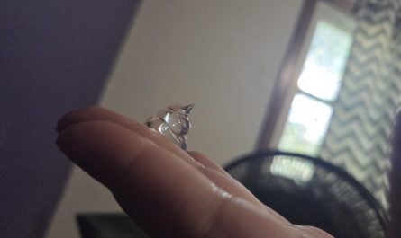 Perfect little swirl of aloe gel