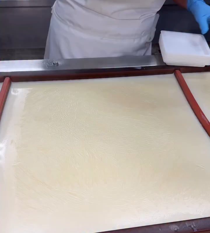 Removing soy milk skin