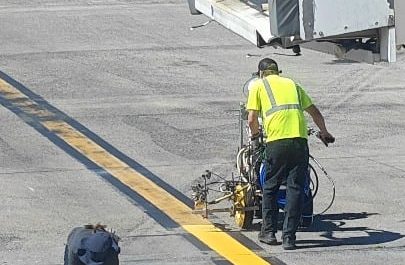 Repainting an airplane guideline