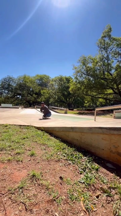 Skater missing parts of all four of his limbs lands a trick after tons of tries.