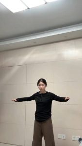 Smooth Arm Wave by poppingyoyo