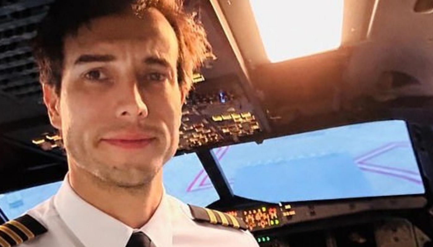 Student pilot successfully lands plane after instructor jumps to death mid-flight