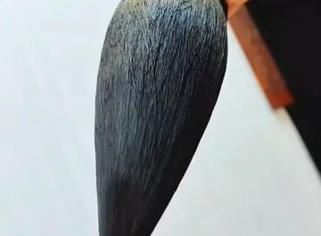 The brush that keeps on giving & could honestly watch for hours
