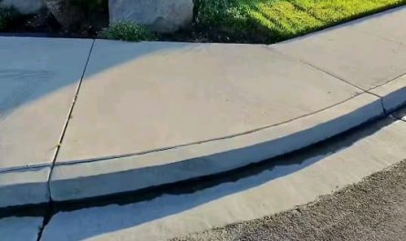 The cleanest grass cut you’ll watch today. Pure satisfaction in every line