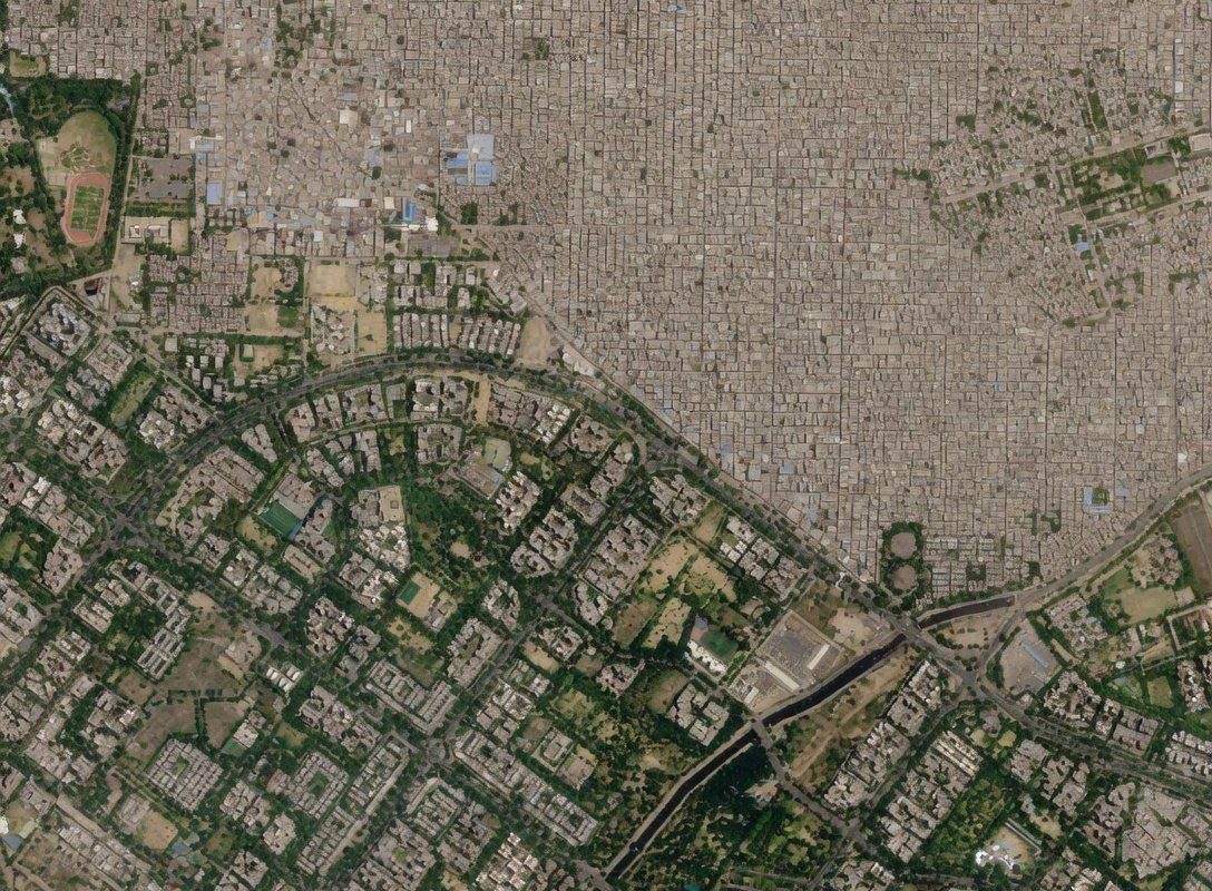 The divide between the 'Haves' and 'Hav Nots' in the city of Delhi, India